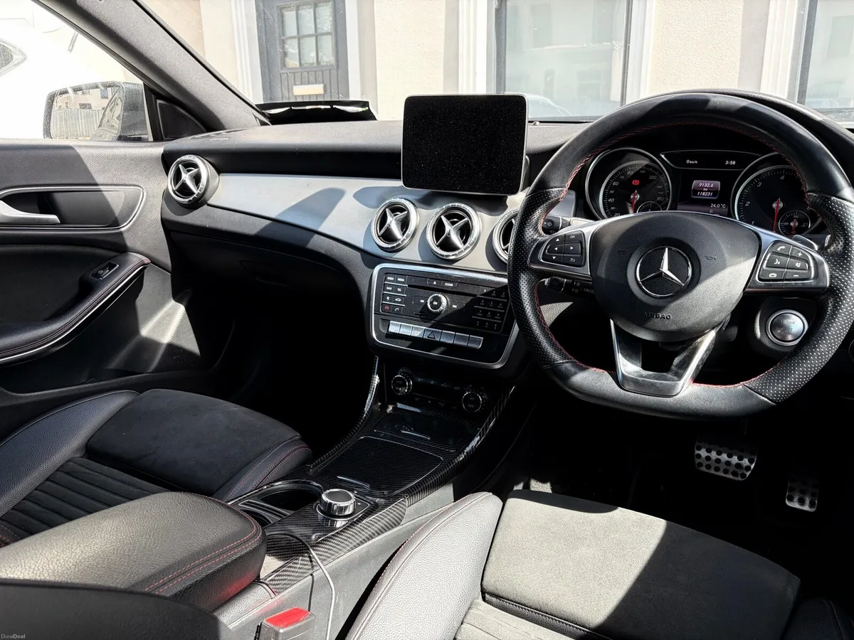 Mercedes CLA 220 AMG Line Night Edition - Image 3