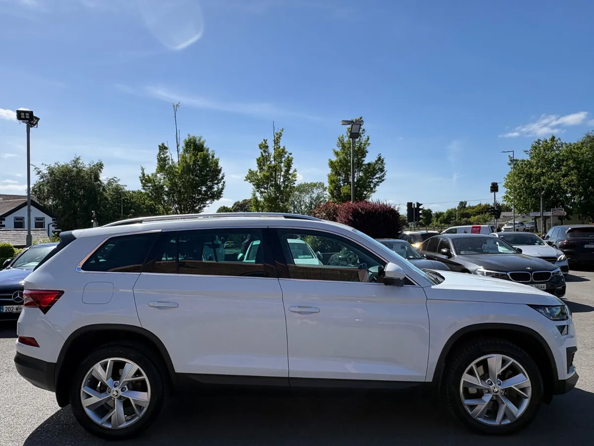 221 Skoda Kodiaq STYLE Auto 7 Seater - Image 4