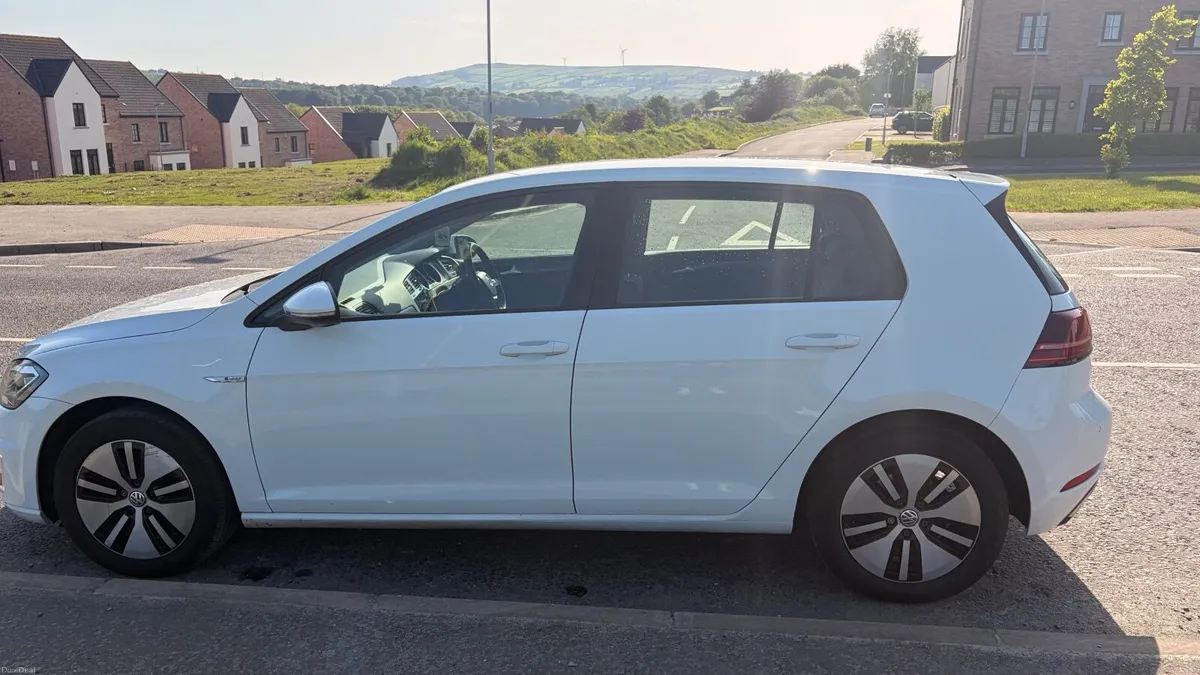 Volkswagen Golf 2018 - Image 2