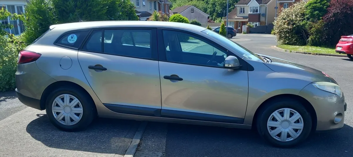Renault Megane 2011 - Image 2