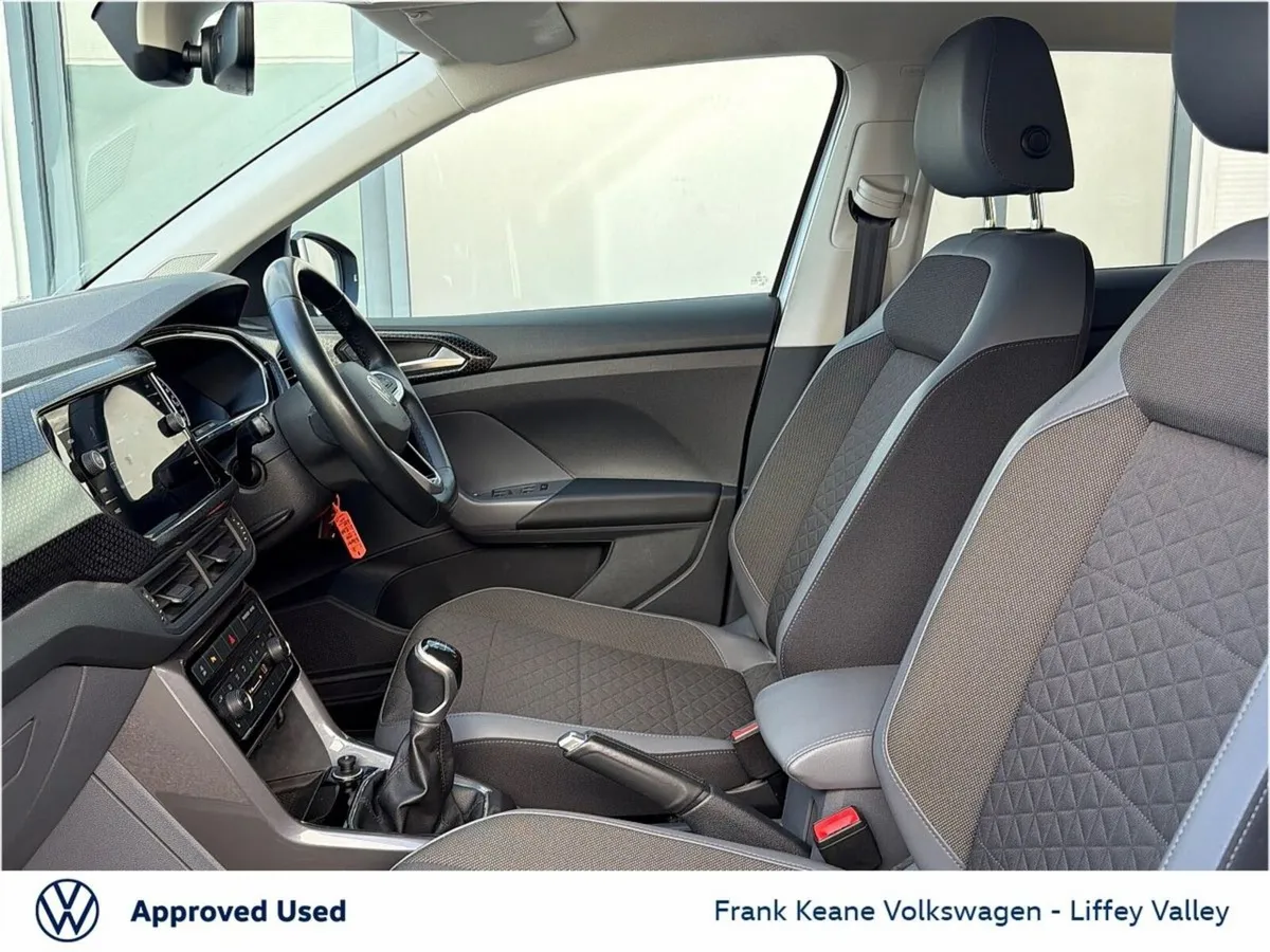 Volkswagen T-Cross STYLE 1.0 TSI 110HP *ONE OWNER* - Image 4