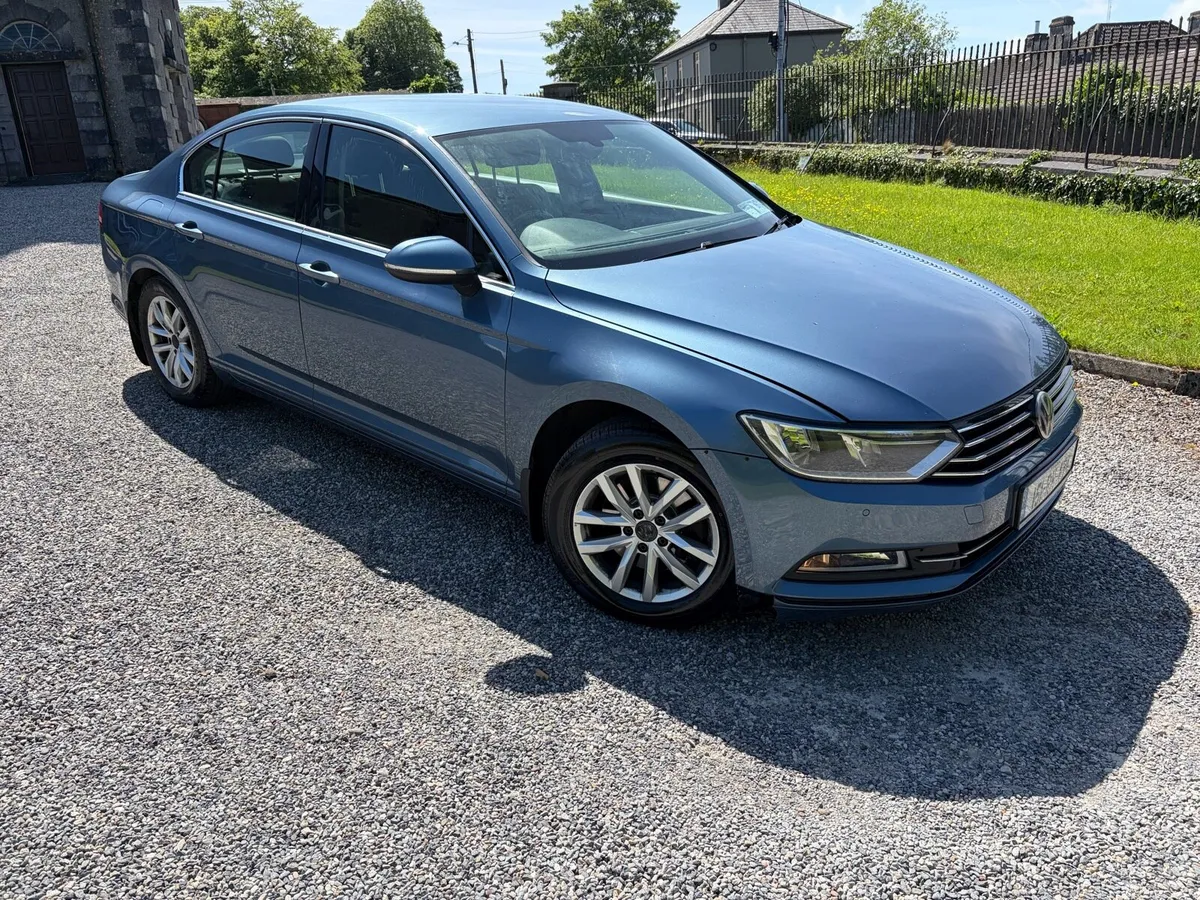 2015 Volkswagen Passat - Image 4