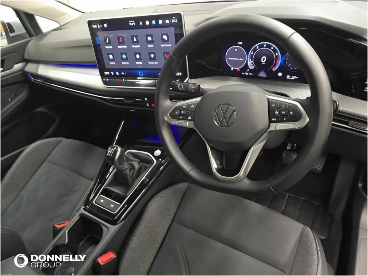 Volkswagen Golf Hatchback Style - Image 6