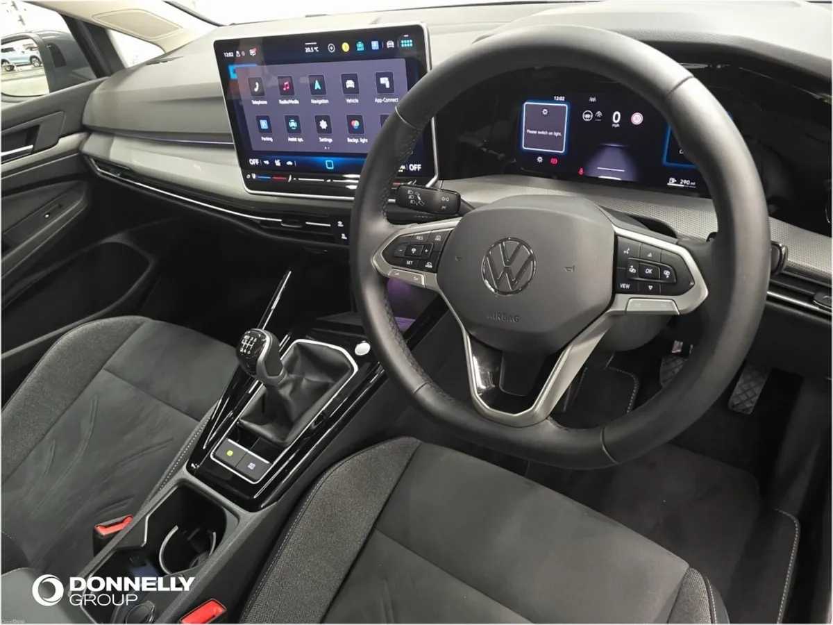 Volkswagen Golf Hatchback Style - Image 6