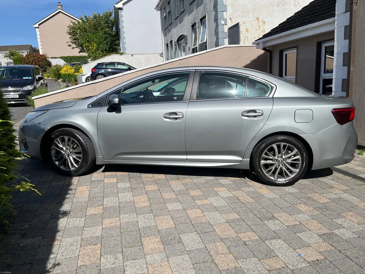 Toyota Avensis 1.8 Petrol 2017 - Image 2