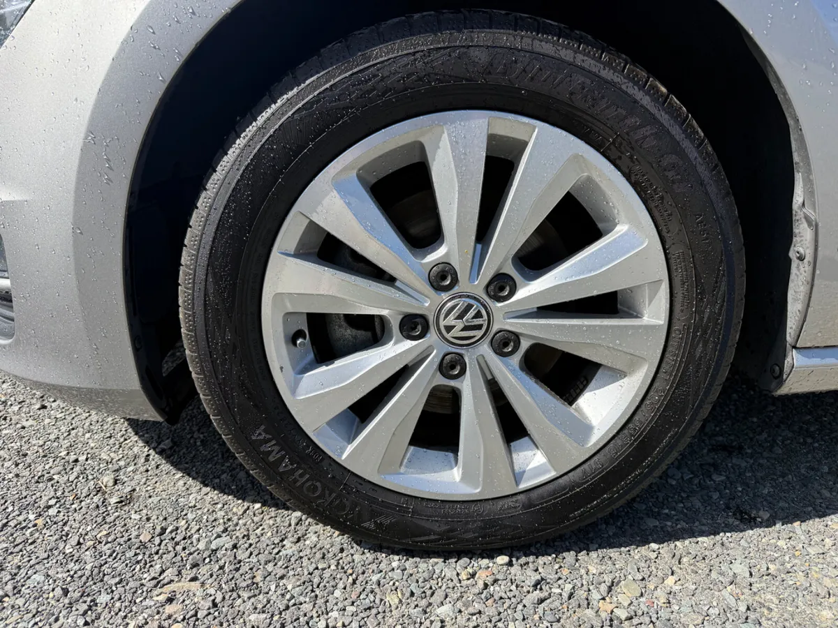 VW Golf 1.2tsi Auto - Image 3