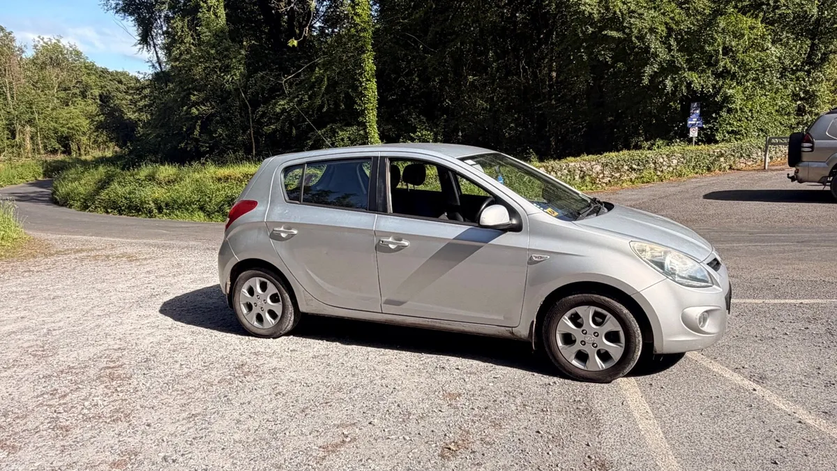 Hyundai i20 Very Low Mileage - Image 4