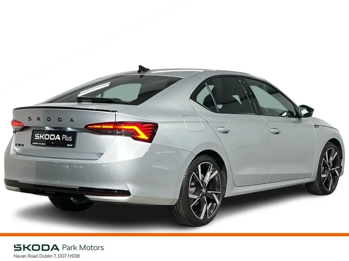 Skoda Octavia Sportline DSG 2.0TDI 150BHP - Revers - Image 4
