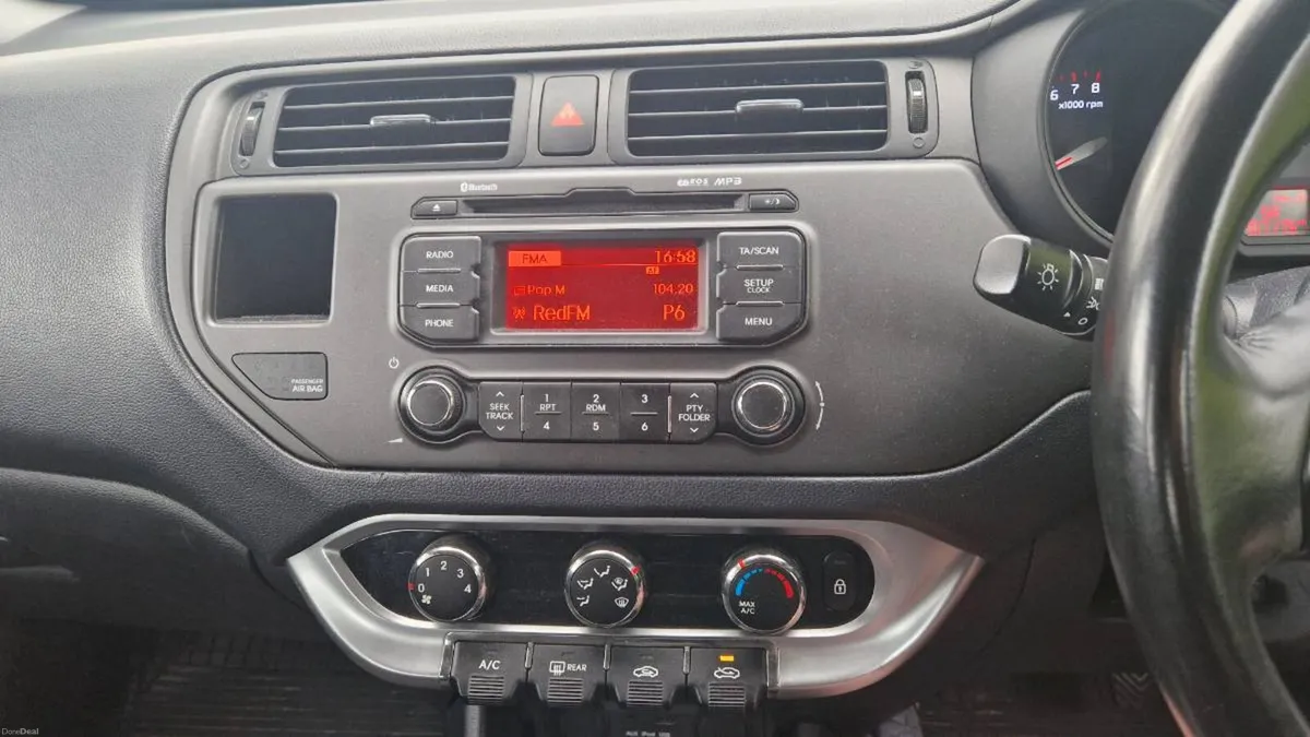 141 Kia Rio 1.25 VR7 **READ AD** - Image 4