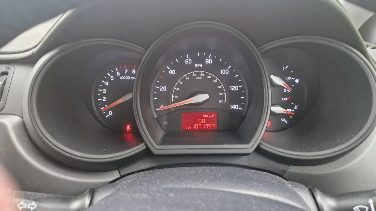 141 Kia Rio 1.25 VR7 **READ AD** - Image 2