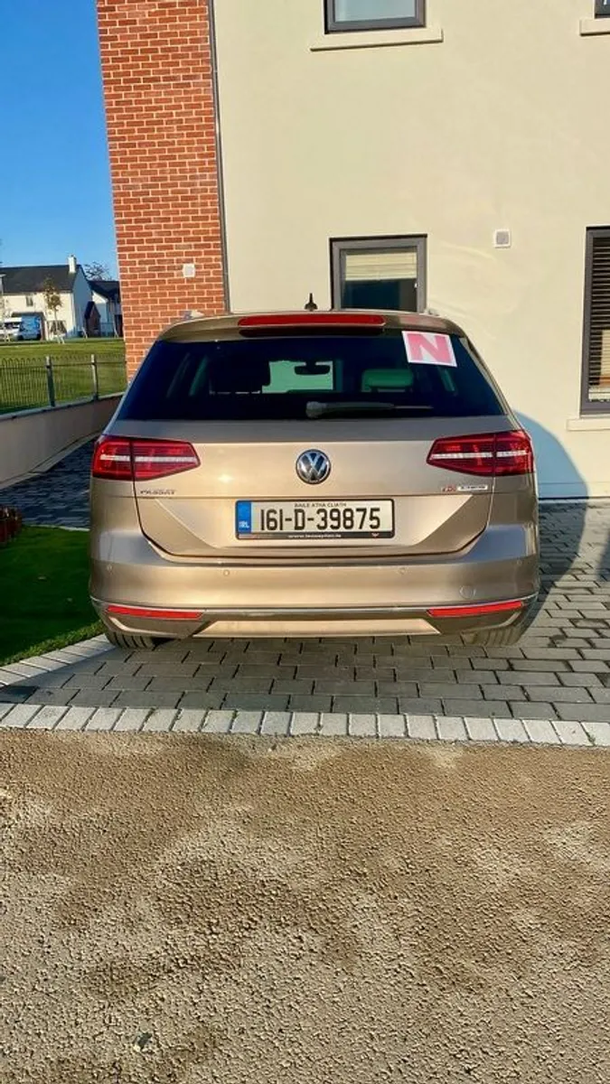 2016 Volkswagen Passat Highline Automatic - Image 2