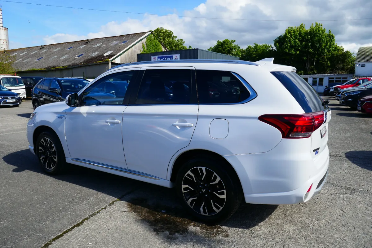 171, MITSUBISHI OUTLANDER 2.0 4H PHEV 200BHP 5 5DR - Image 6