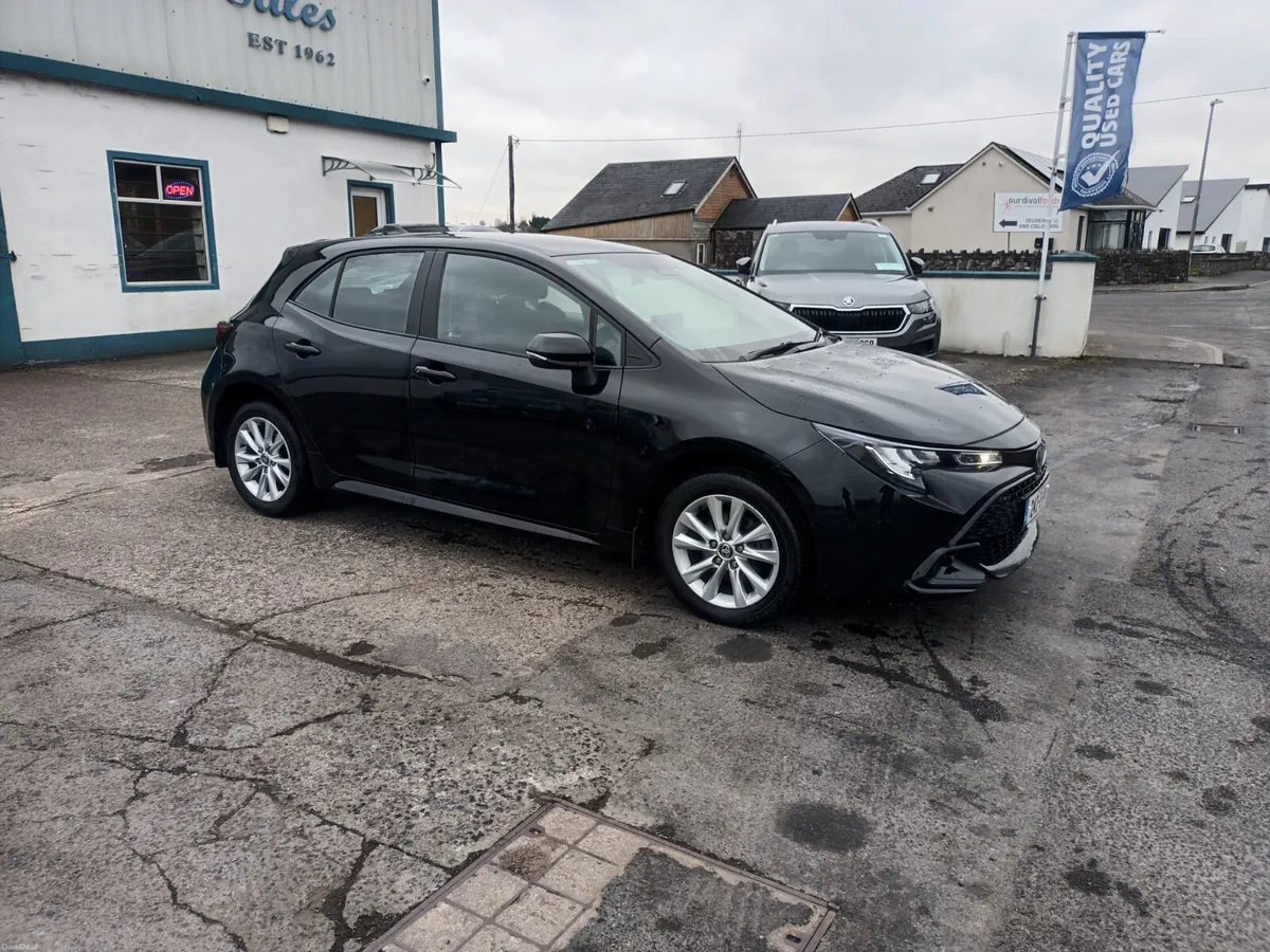 2024 Toyota Corolla 1.8 Hybrid Luna Hatchback - Image 2
