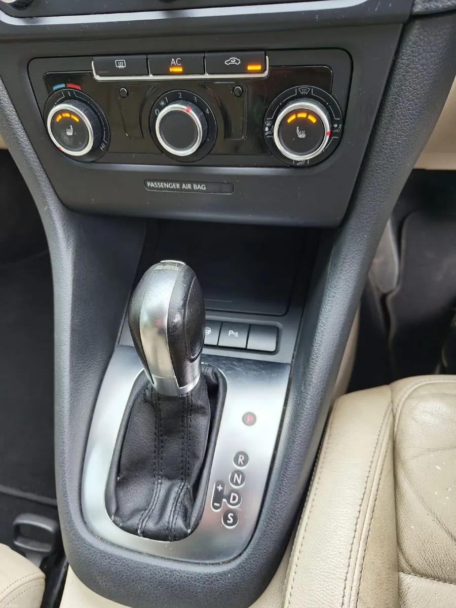 Volkswagen Golf 2011 Automatic - Image 4