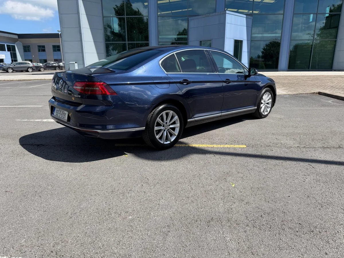 2015 vw passat highline, service history. - Image 2