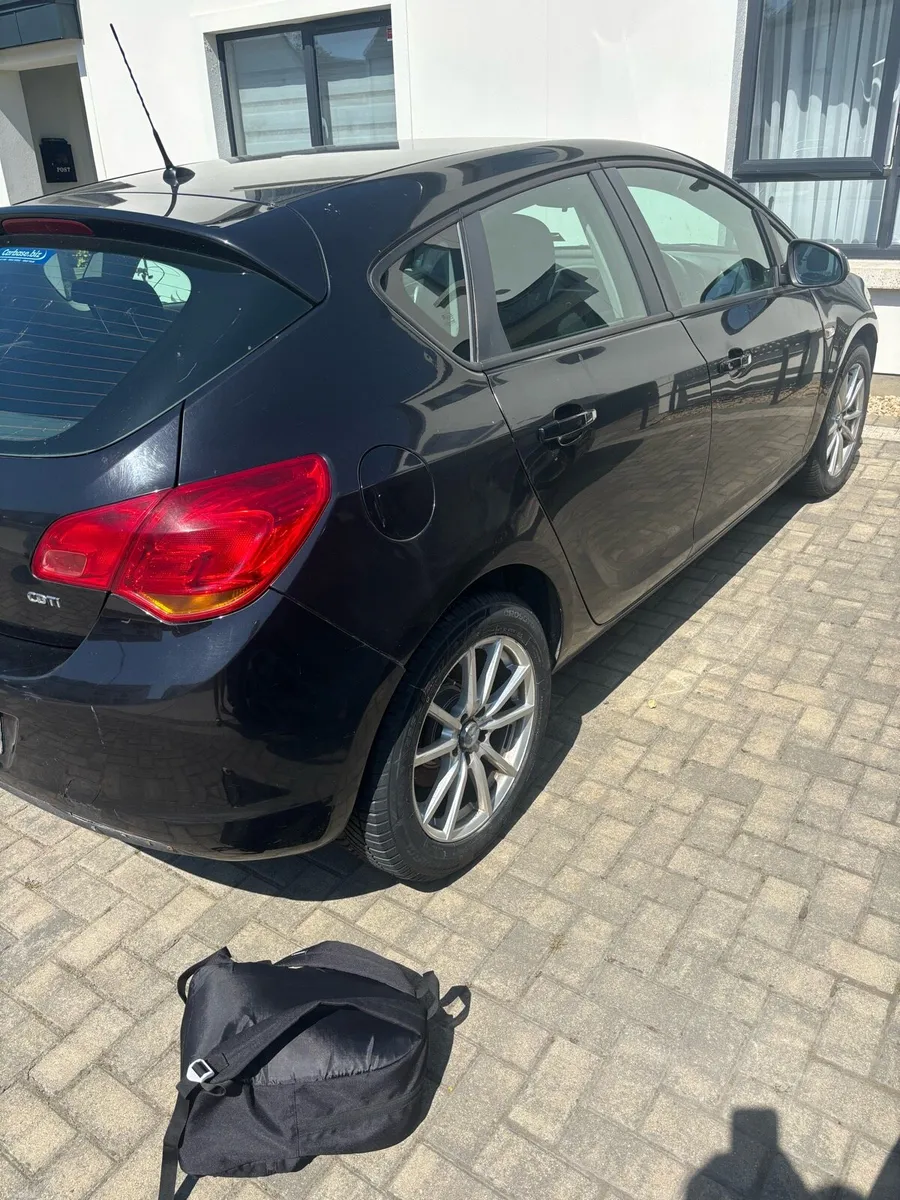 Car - Image 1