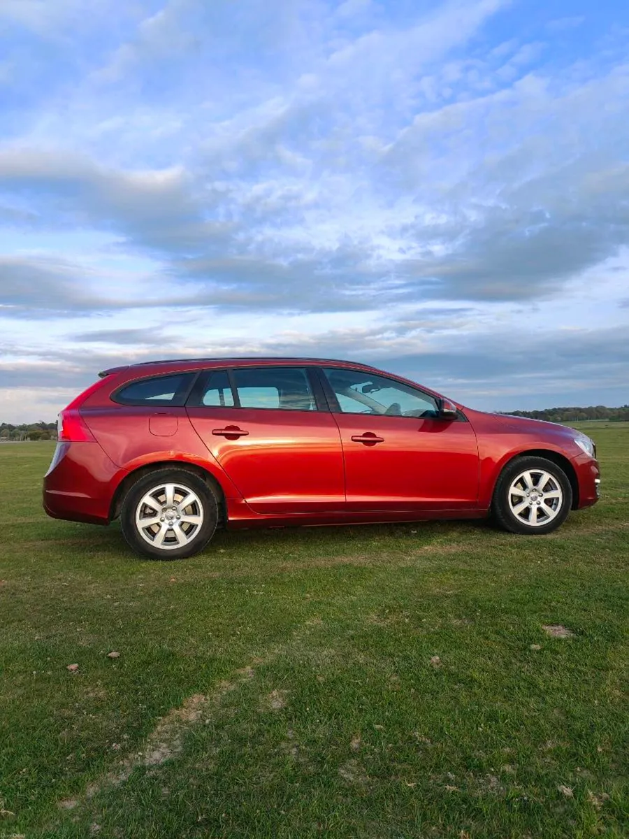 Volvo V60 - Image 4