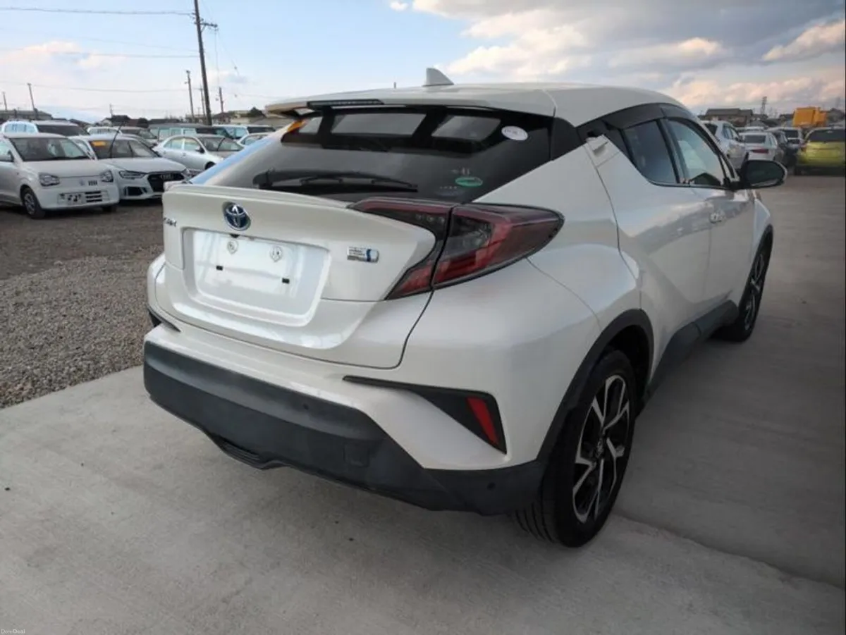 Toyota C-HR G Package Leather seats - Image 3