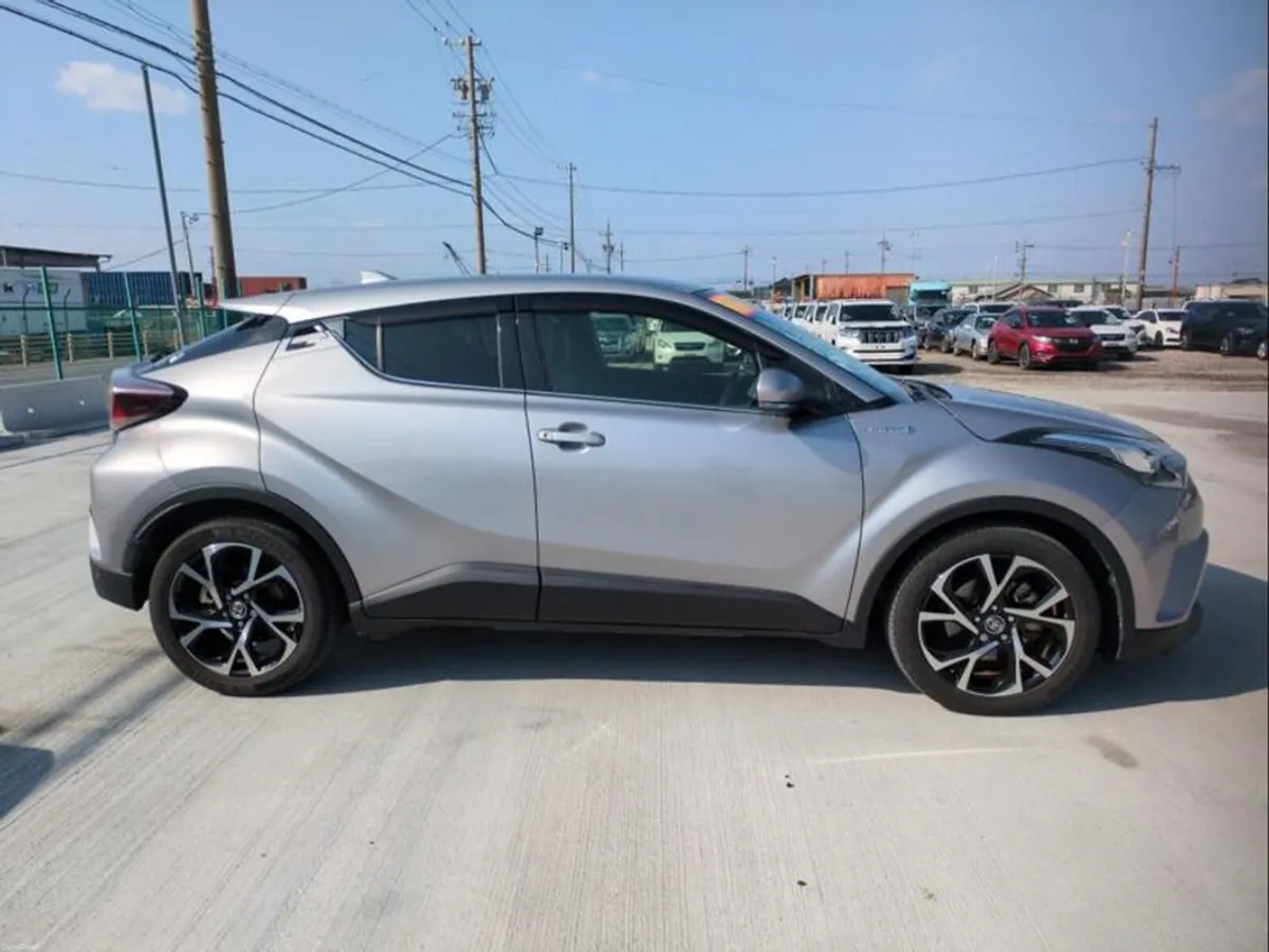 Toyota C-HR G Package Leather seats - Image 3