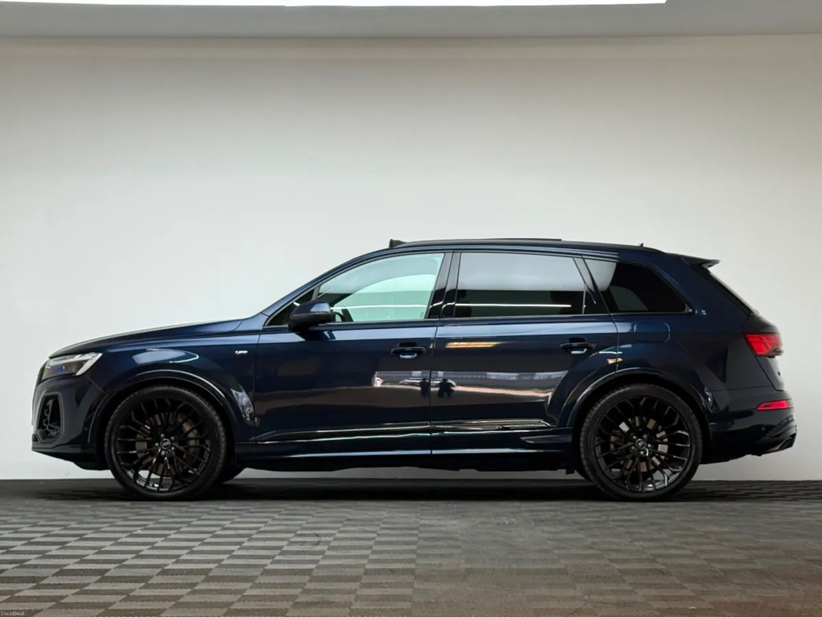 Audi Q7 S LINE 55 TFSI E QUATTRO *PAN ROOF* - Image 4