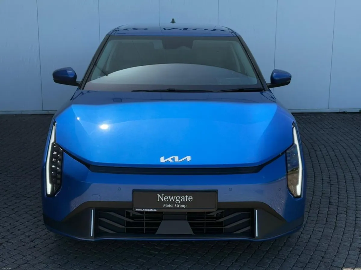 Kia EV4 Hatchback Earth 3 (Long Range) - Image 3