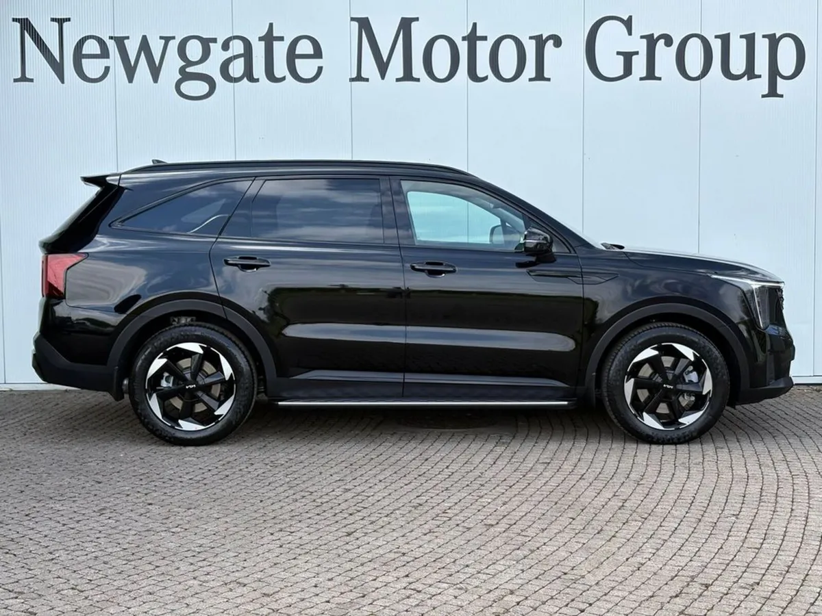Kia Sorento (Demo Model) BLACKED OUT - CUSTOM - DS - Image 4