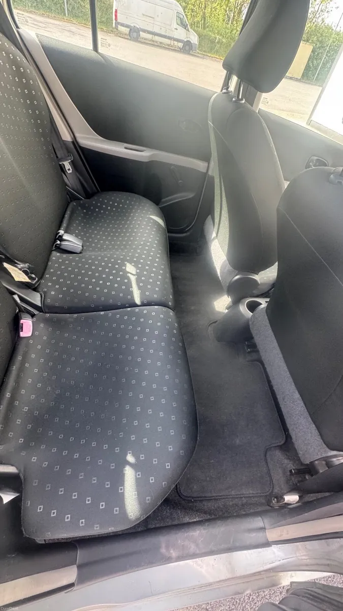 Toyota Yaris 2007 - Image 4