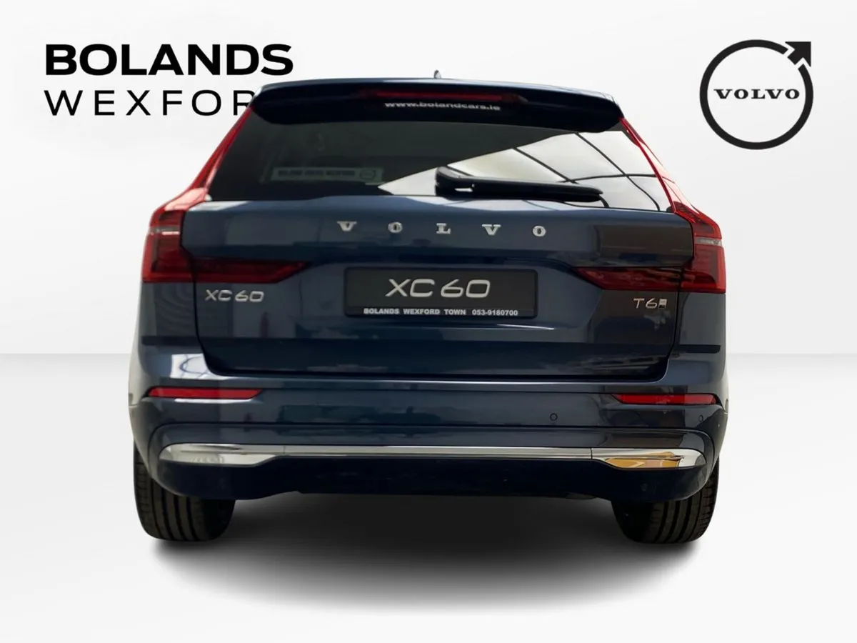 Volvo XC60 T6 AWD Plug-in hybrid electric/petrol U - Image 4