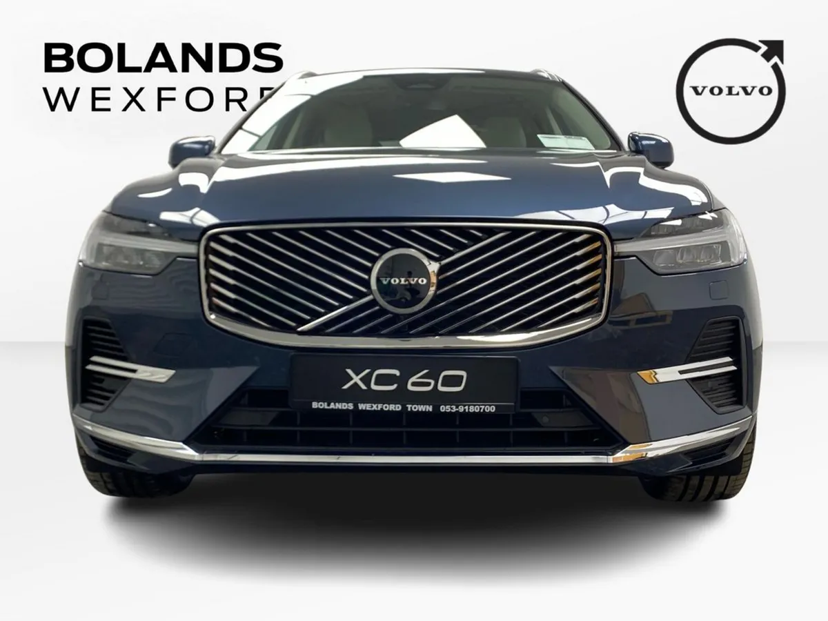 Volvo XC60 T6 AWD Plug-in hybrid electric/petrol U - Image 3