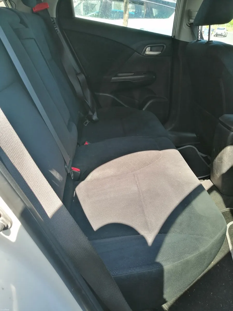 Honda Civic 2014 - Image 4