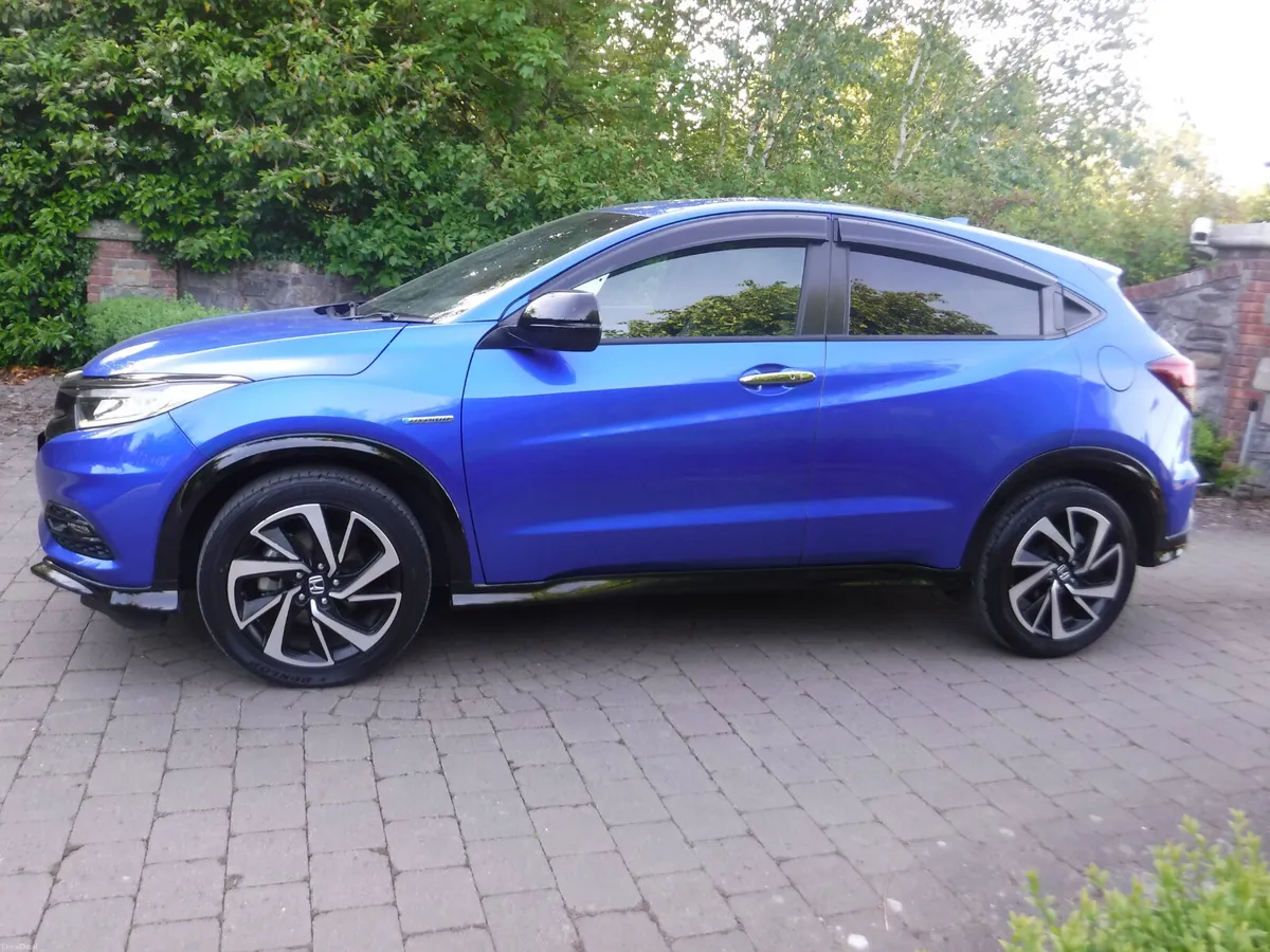 HONDA VEZEL 1.5 AUTO RS LTD LOW MILEAGE - Image 5