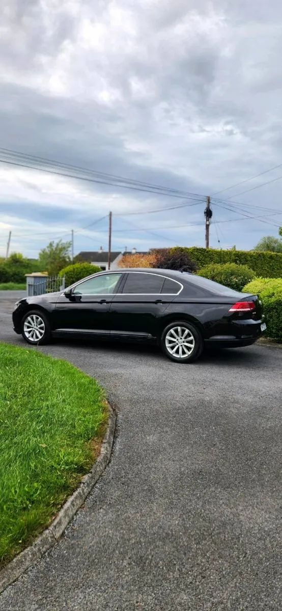 Volkswagen Passat - Image 3