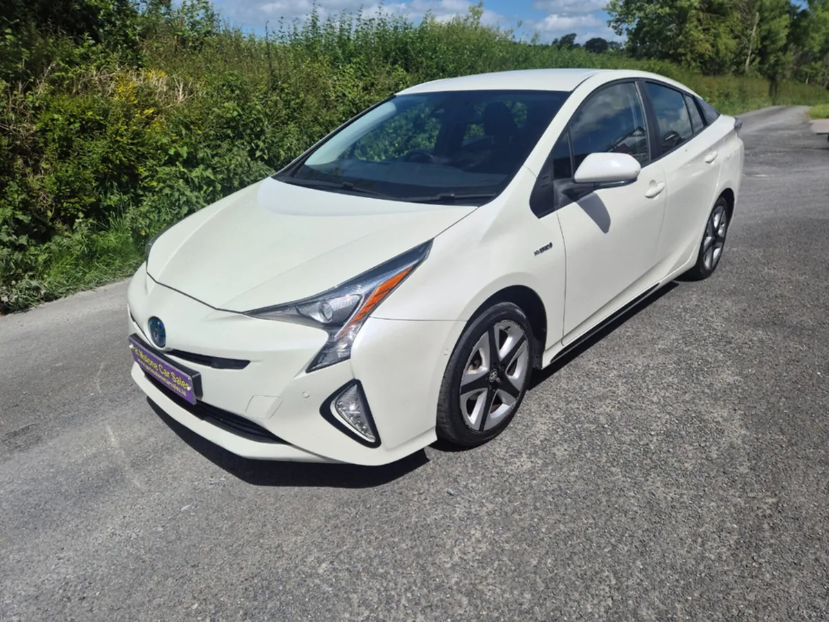 Toyota Prius HYBRID - Image 1