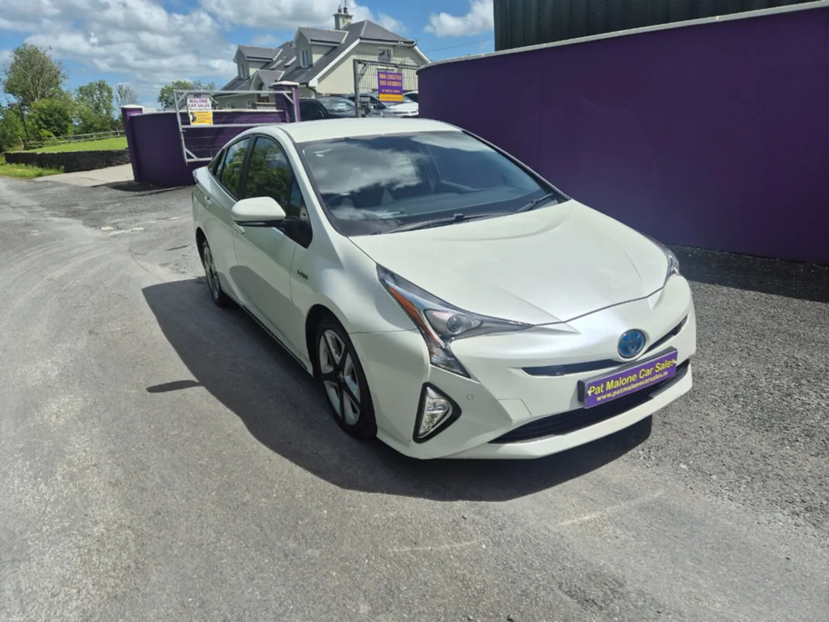 Toyota Prius HYBRID - Image 3