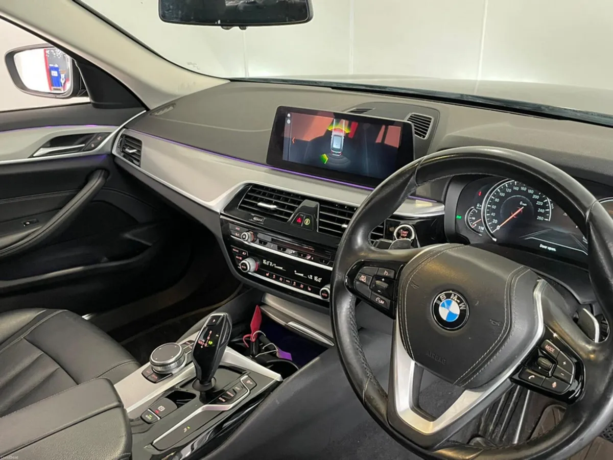 BMW 5-Series SE AUTO 520 D TOURING G31 - Image 5