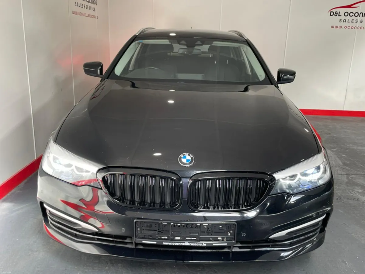 BMW 5-Series SE AUTO 520 D TOURING G31 - Image 6