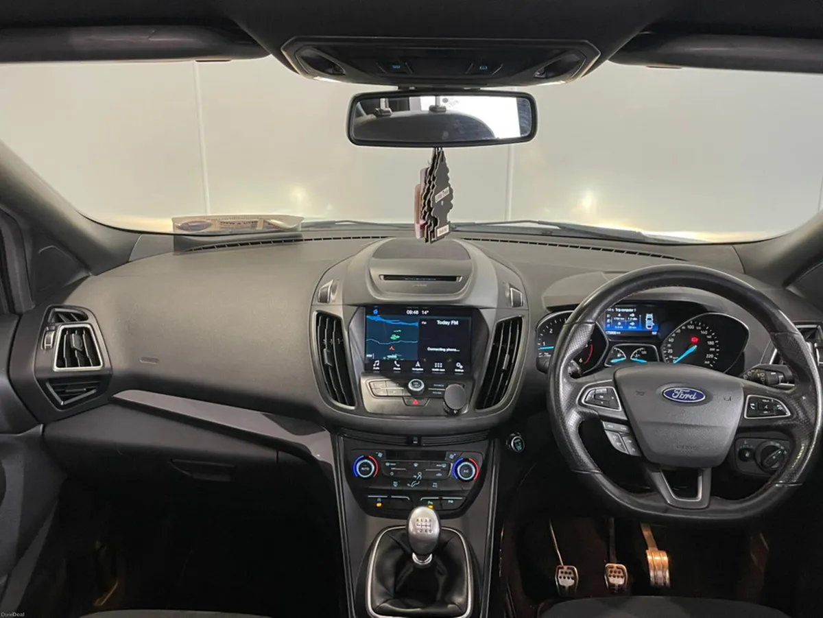Ford Kuga 1.5 120PS M6 FWD 4DR ST-LINE - Image 3