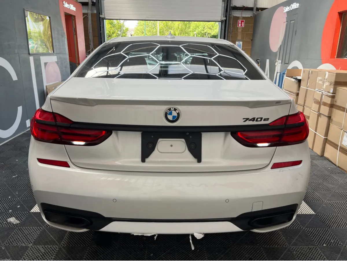 BMW 7-Series 2016 BMW 740E IPERFORMANCE M-SPORT 2. - Image 3