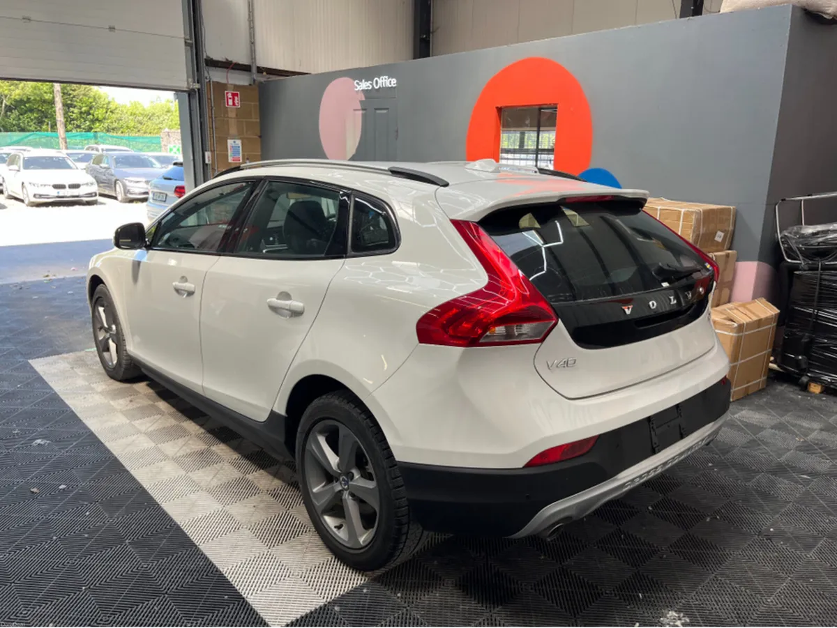 Volvo V40 2016 VOLVO V40 CROSSCOUNTRY D4 2.0 AUTOM - Image 4