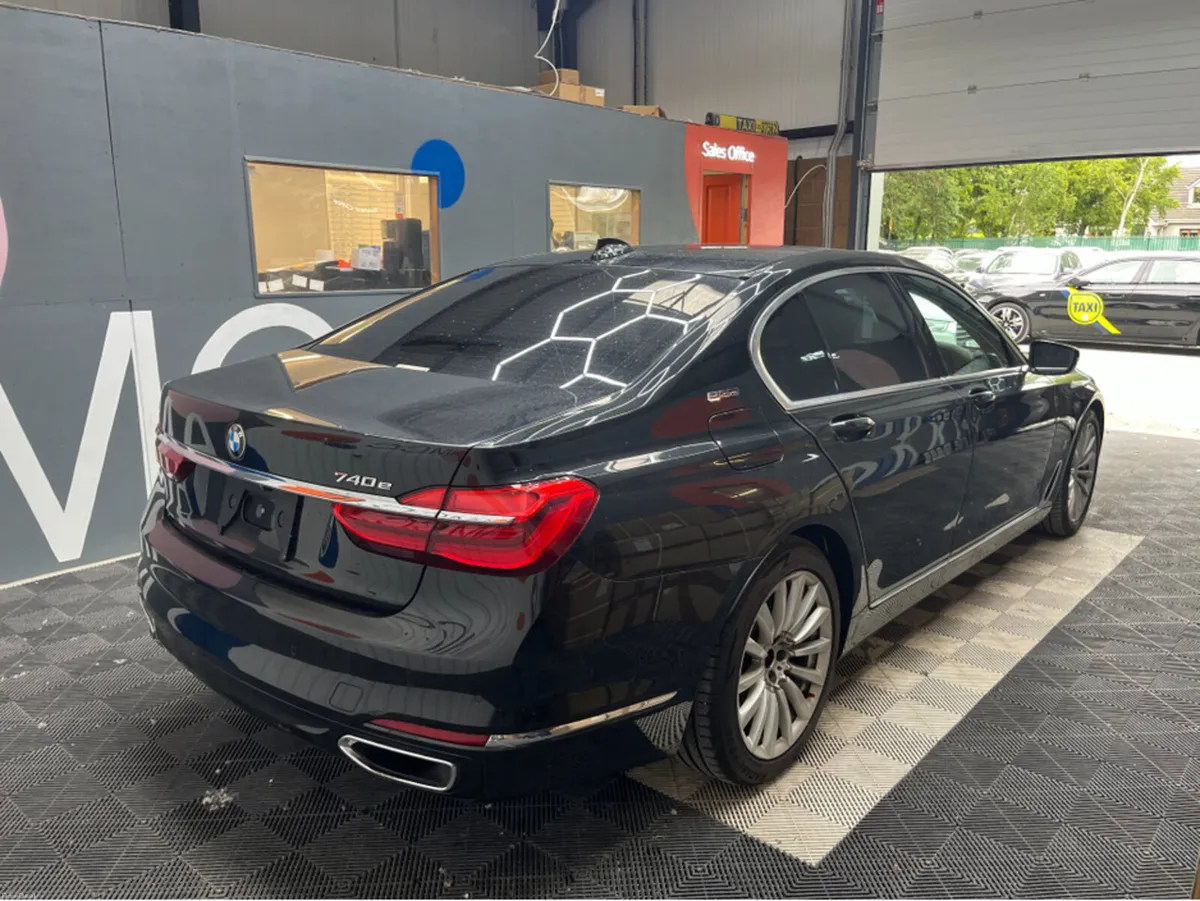 BMW 7-Series 2017 BMW 740E IPERFORMANCE M-SPORT 2. - Image 2