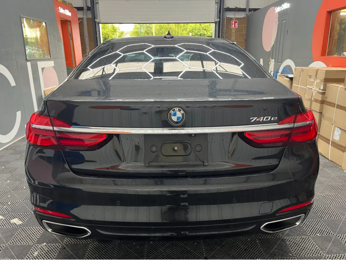 BMW 7-Series 2017 BMW 740E IPERFORMANCE M-SPORT 2. - Image 3