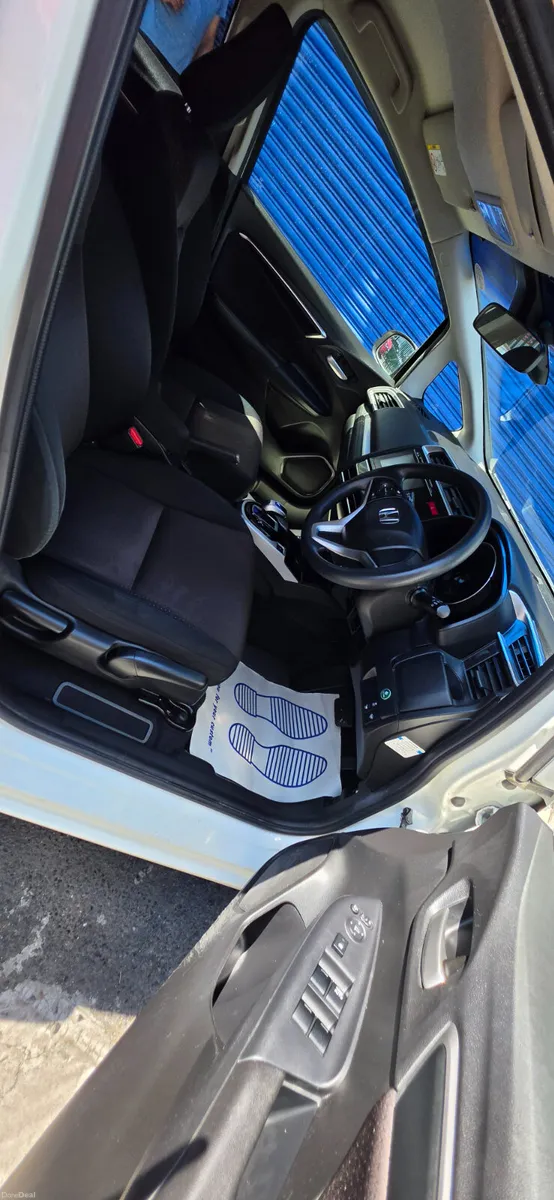Honda fit Hybrid Automatic - Image 5