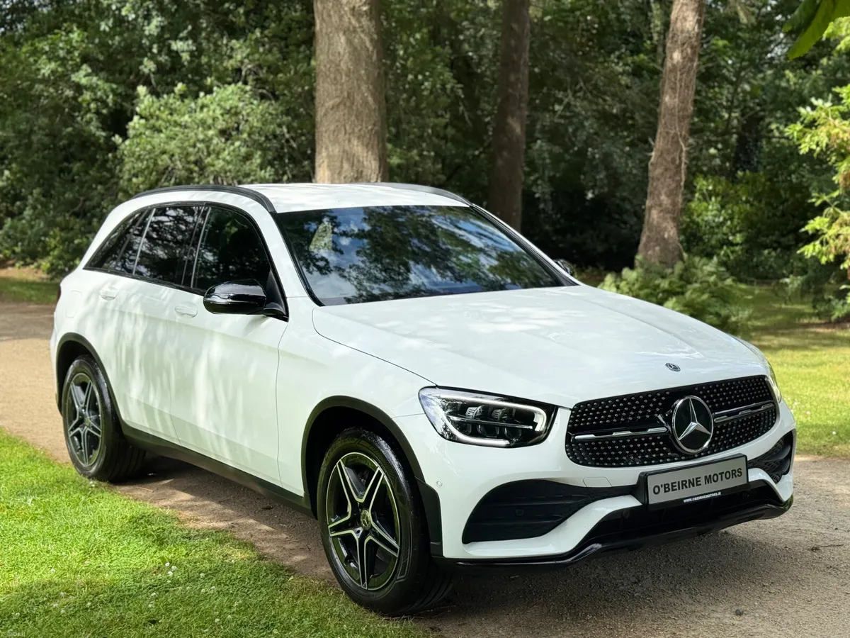 GLC220 AMG NIGHT EDT 4-MATIC - Image 2