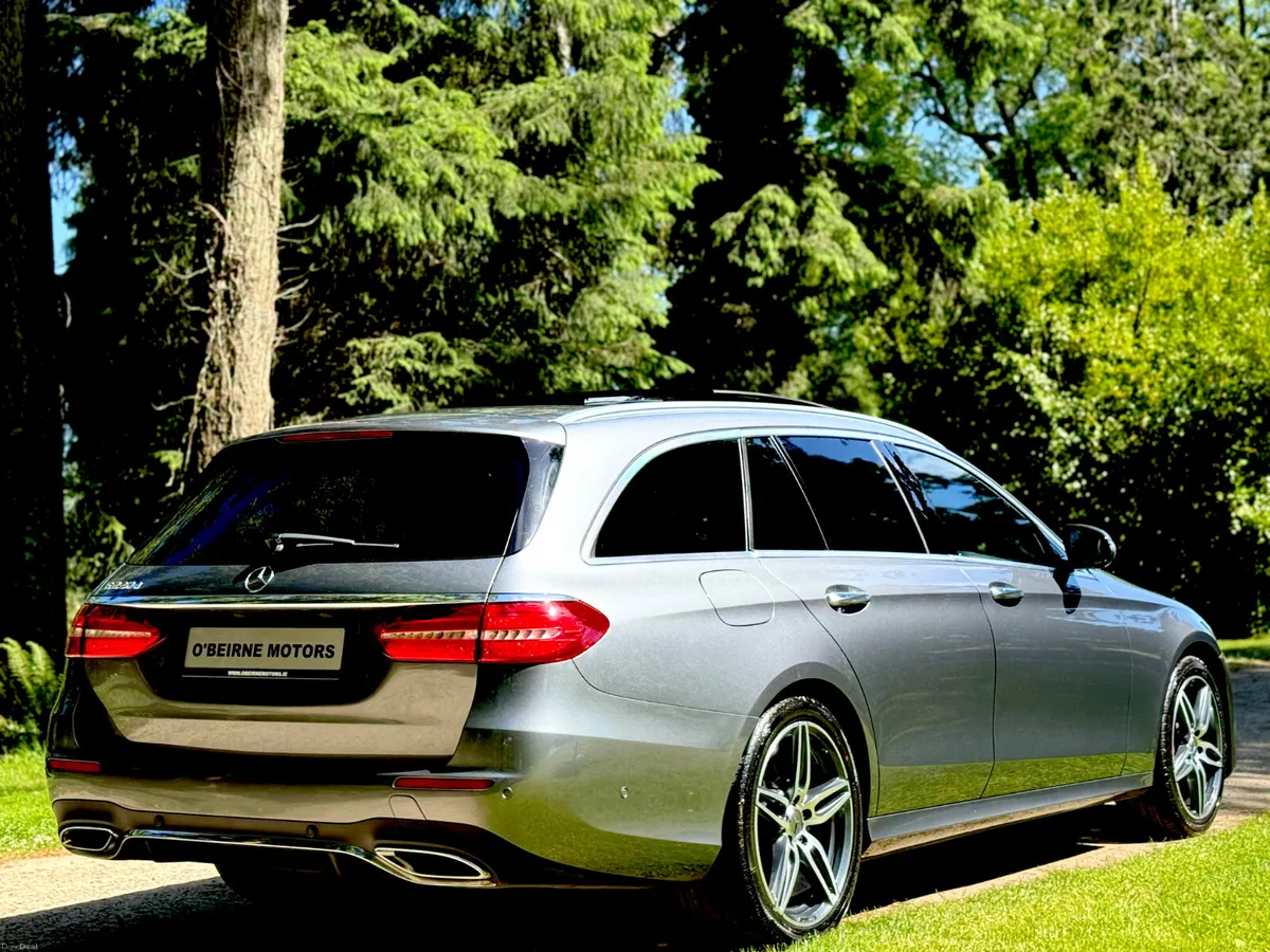 E220 AMG PREMIUM PLUS * LOW KMS * - Image 4