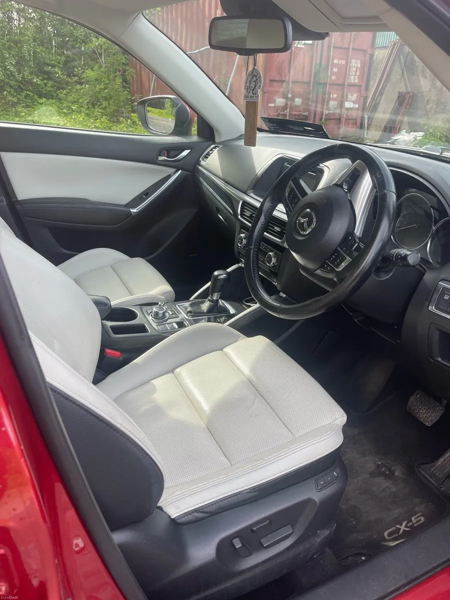 Car - Image 4