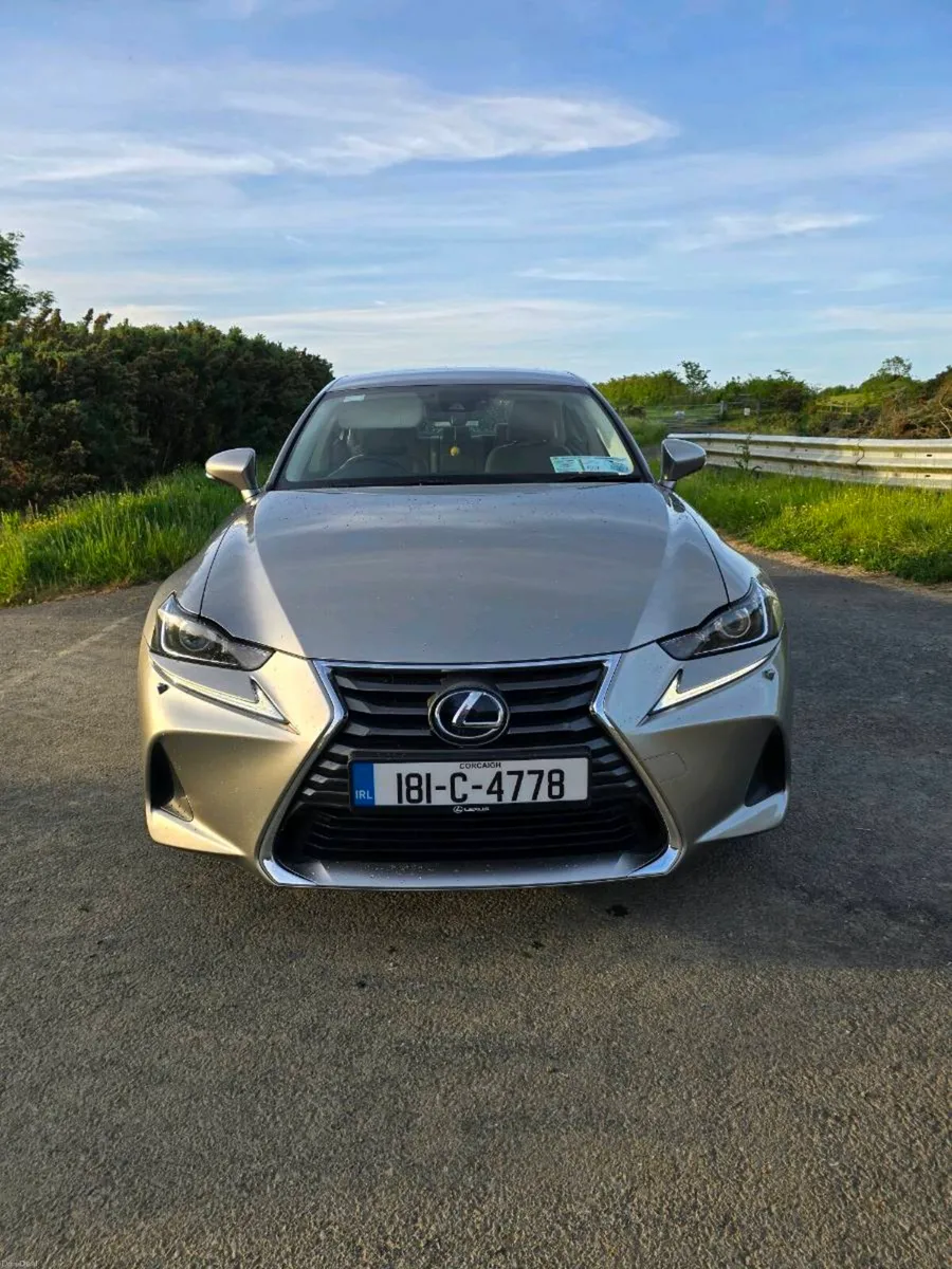 Lexus is300h - Image 2