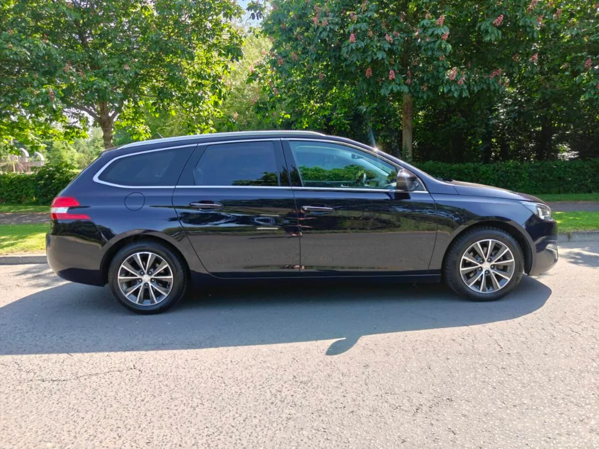 2015 Peugeot 308 130bhp 1.2L Automatic Pan Roof - Image 3