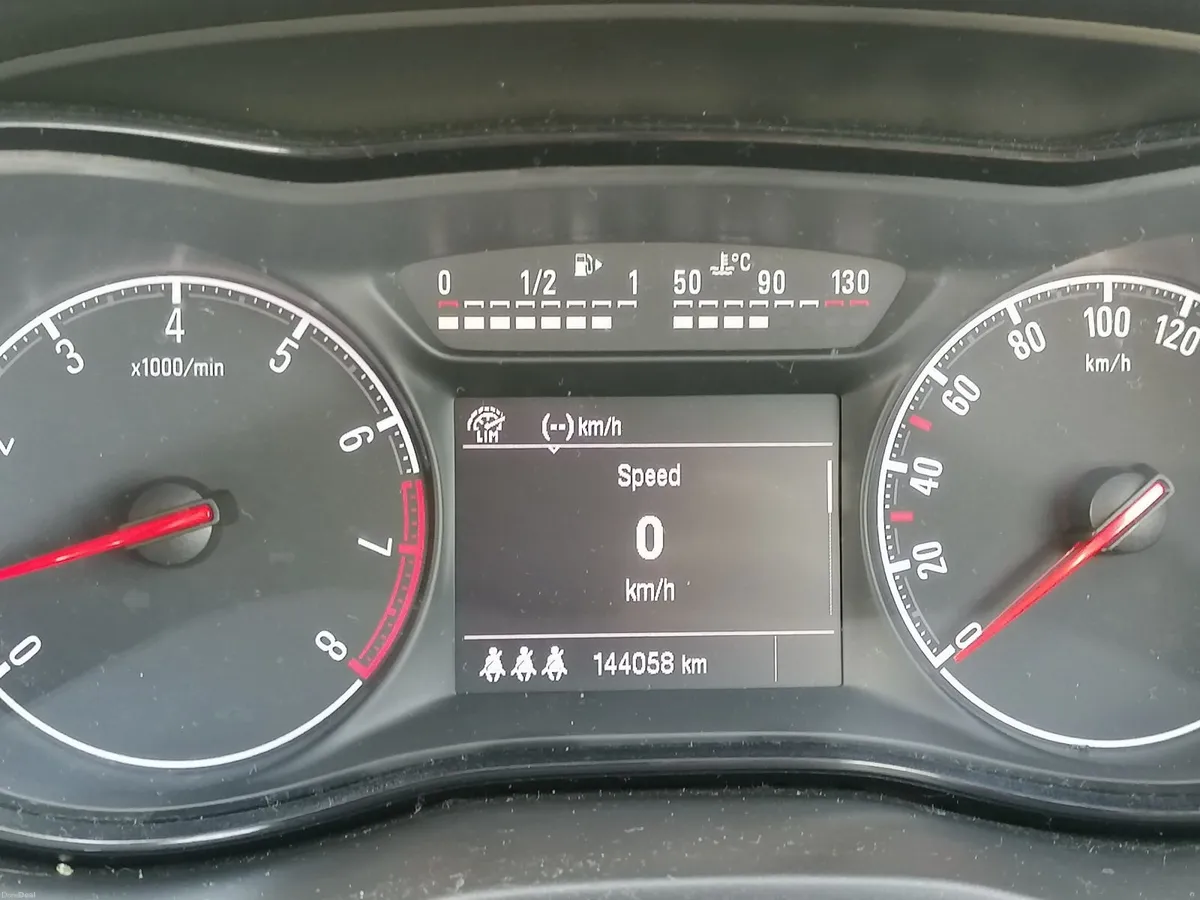 Opel Corsa 2017 - Image 5