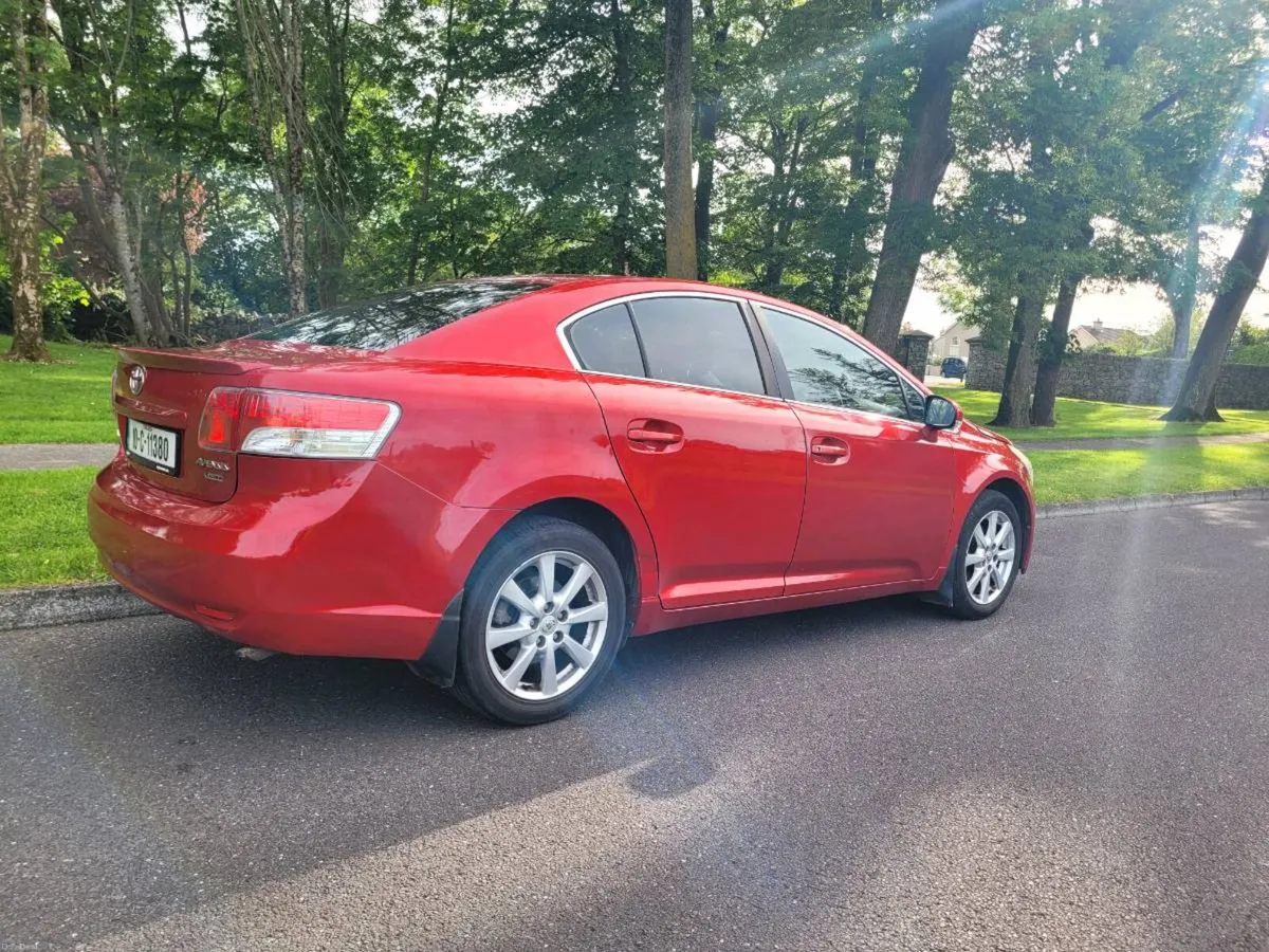 IMMACULATE 2010 TOYOTA AVENSIS 2.0 D4D AURA. - Image 4