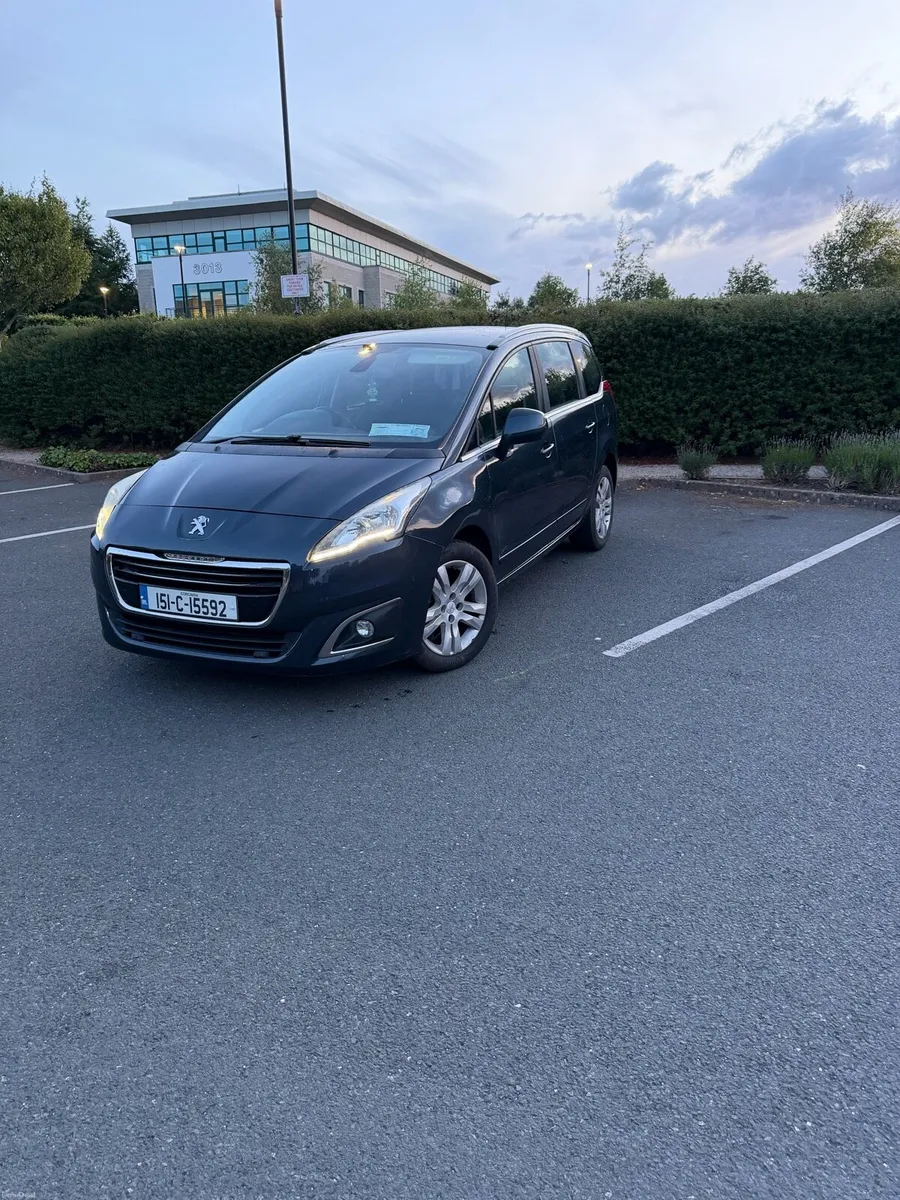 Peugeot 5008 2015 - Image 1